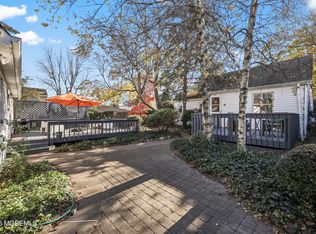 28 Florence Avenue, Leonardo, NJ 07737