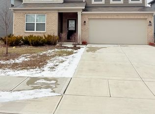 2431 S Carlota Dr, New Palestine, IN 46163