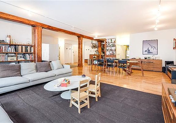 3rd image of 142 Wooster St APT 3A