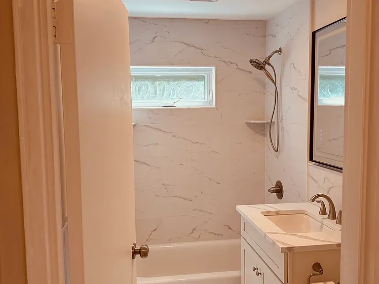 117 Bayview Ave #1B — Photo 9
