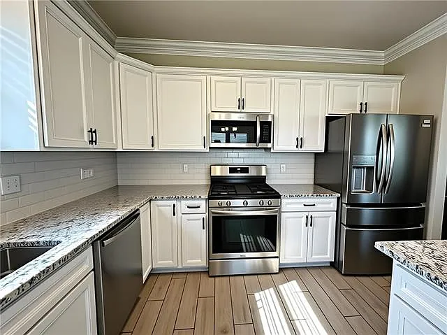 204 Cypress Bnd — Photo 5
