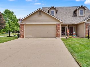2702 Coralberry Ct, Lawrence, KS 66047