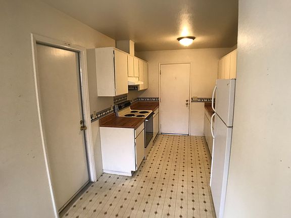 4th image of 1430 Placer Dr