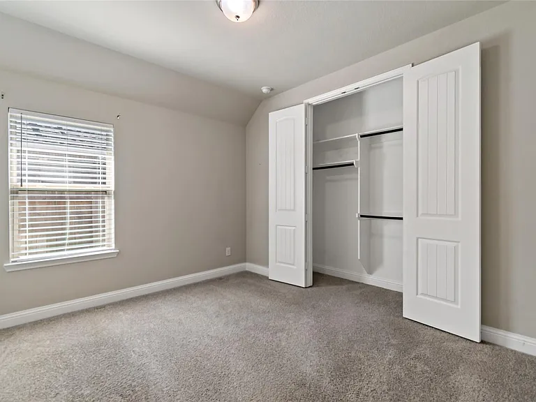 18710 Lynnwood Crest Ln — Photo 41