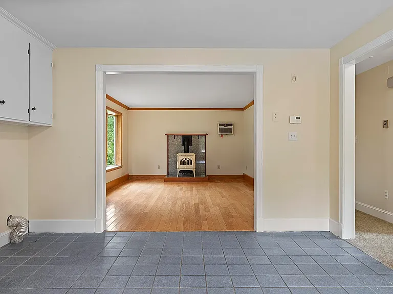 585 Walnut Hill Rd — Photo 14