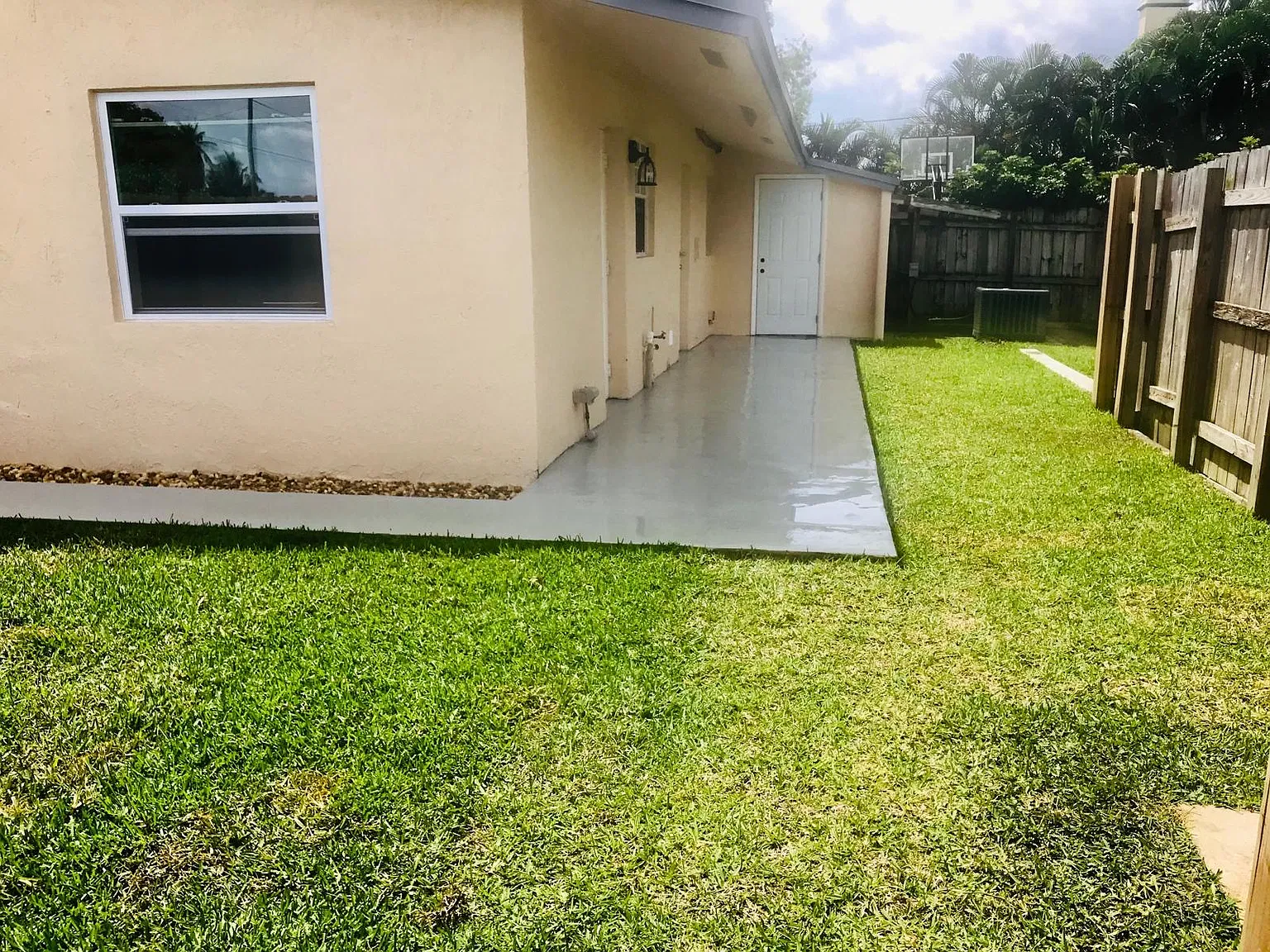 2 bed, 2200 sqft, $2,600 — Photo 3