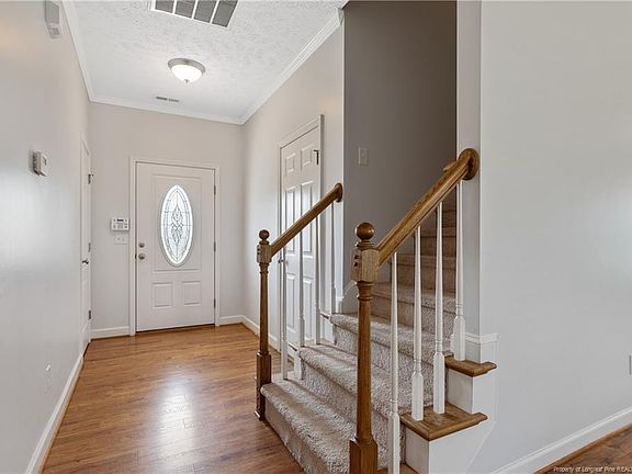 5th image of 272 Stockbridge Dr