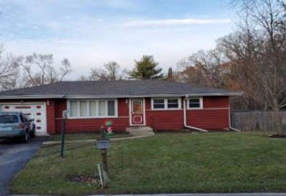 1st image of 30 W 440 Mulberry Dr