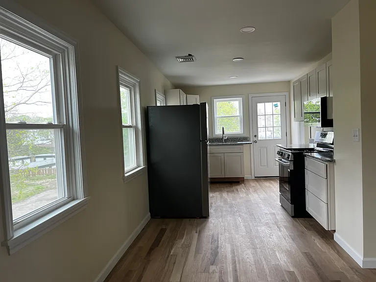 14 Marriott Ave — Photo 7