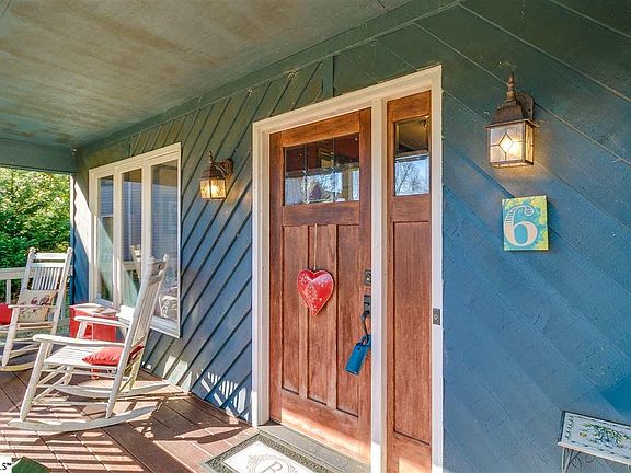 4th image of 6 Pebble Creek Ct