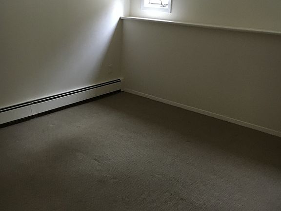 4th image of 110 Chester Ave