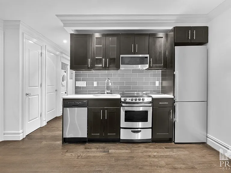 244 10th Ave #4W — Photo 1