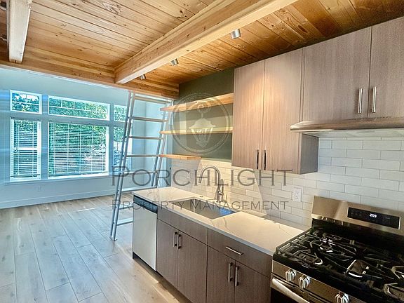4th image of 326 Boblett St