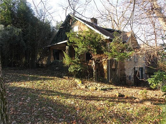 2nd image of 607 N Park Ave