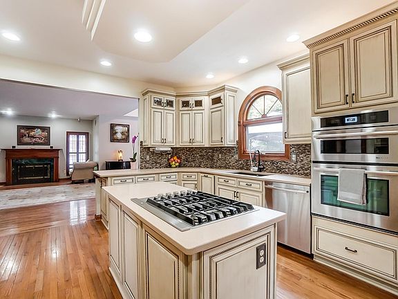 5th image of 4913 Lytfield Dr