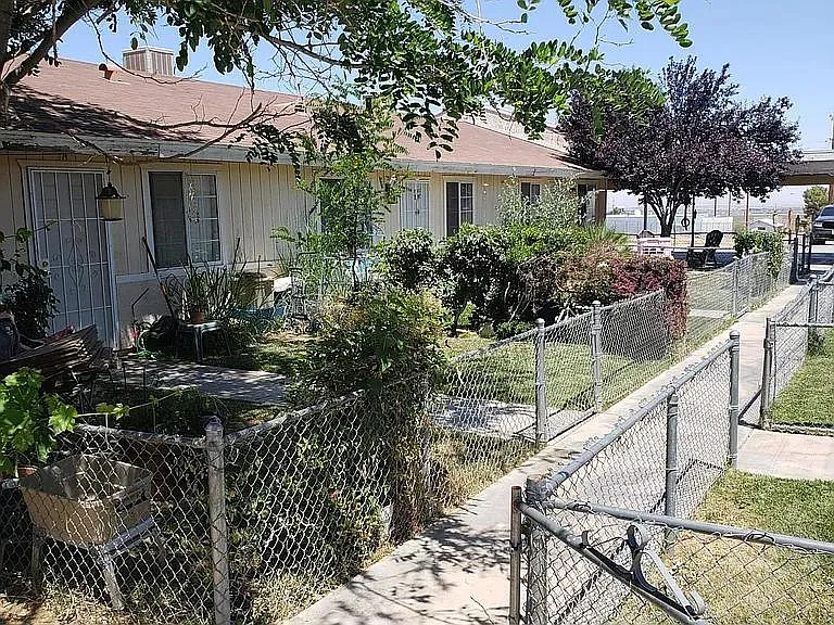 12319 Pearblossom Ave V-10 — Photo 2