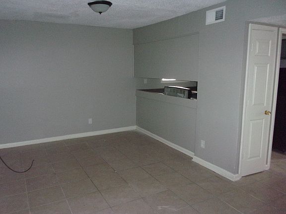 3rd image of 5546 Apple Blossom Dr