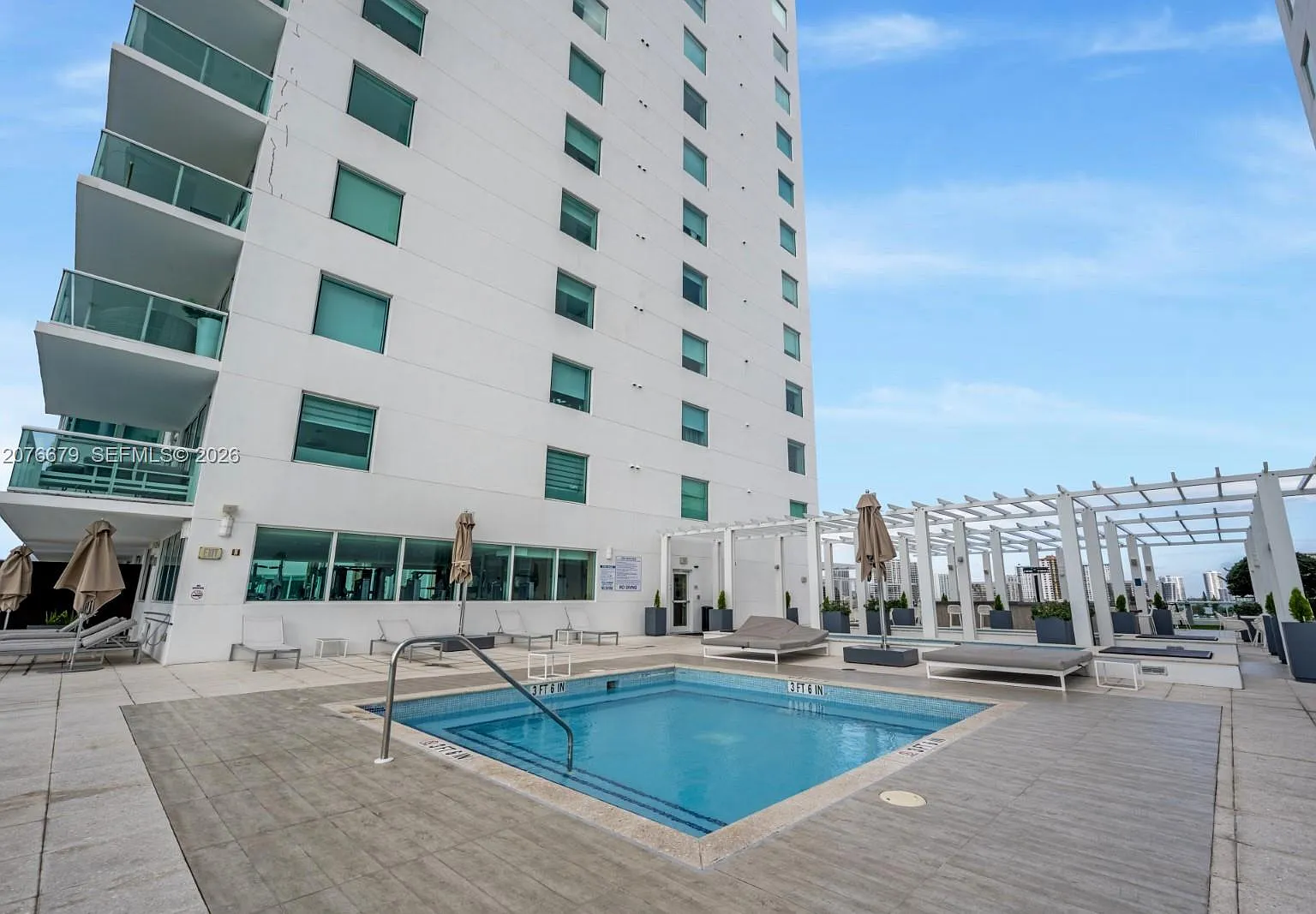 400 Sunny Isles Condo Wes — Photo 4