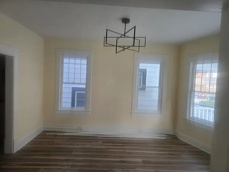 724 Temple Ave — Photo 5