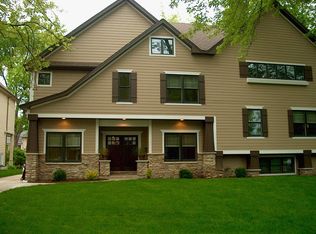 549 Juniper Dr, Naperville, IL