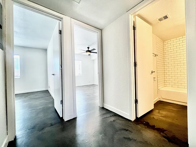 15 Melrose — Photo 17