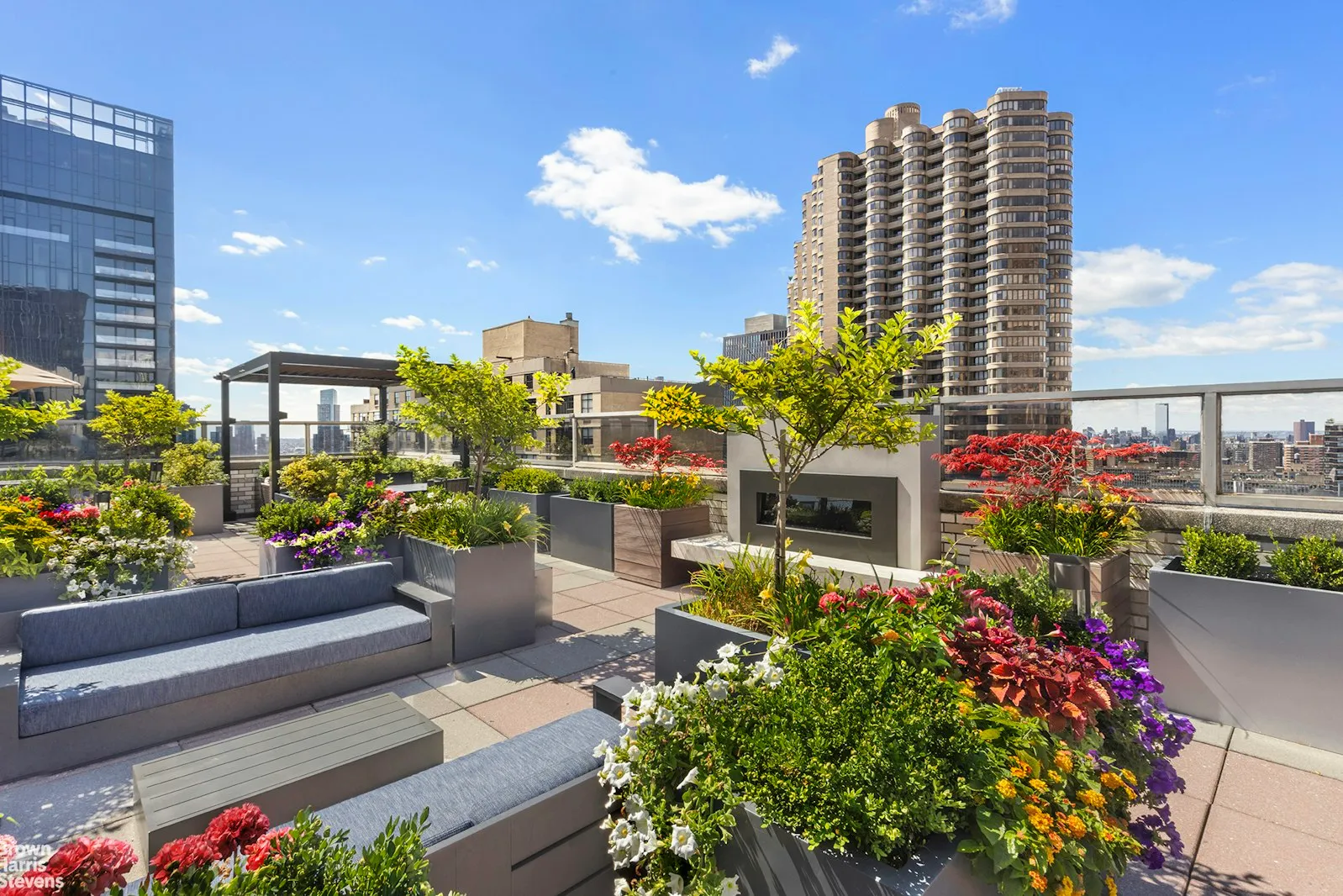 300 East 40th Street #24L in Murray Hill, Manhattan | StreetEasy