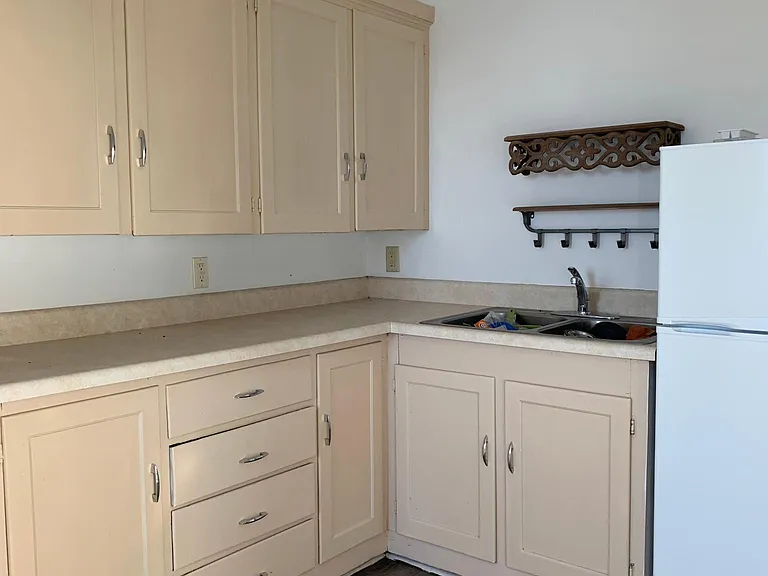 1728 E 1st St #5 — Photo 5