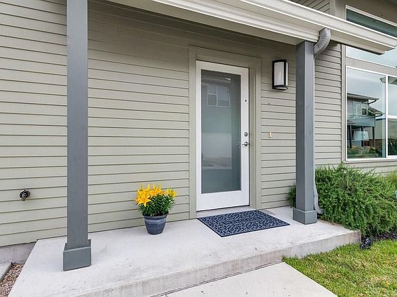 4th image of 301 W Stassney Ln Unit 3