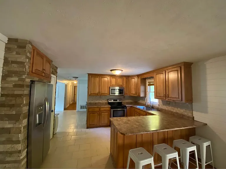 3321 Beech Creek Rd — Photo 4