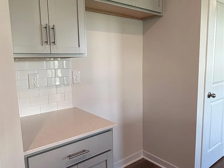 655 13th Avenue Dr NE — Photo 8
