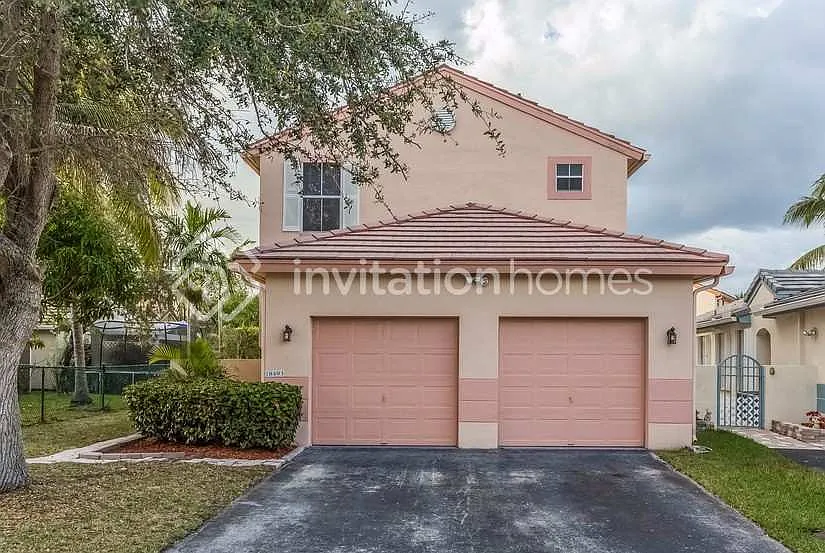 18493 NW 21st St Pembroke Pines, FL 33029 — Photo 1