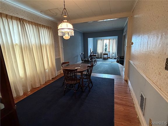4th image of 36 Edgewood Ave