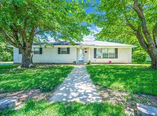 303 W Avenue F, Valley Mills, TX 76689