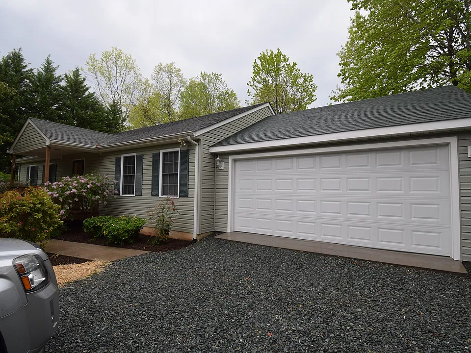 37 Lafayette Dr