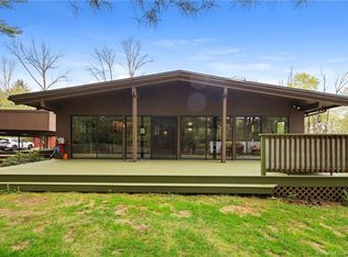 30 Rundelane, Bloomfield, CT 06002