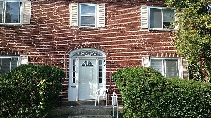2nd image of 137 Glenridge Pl