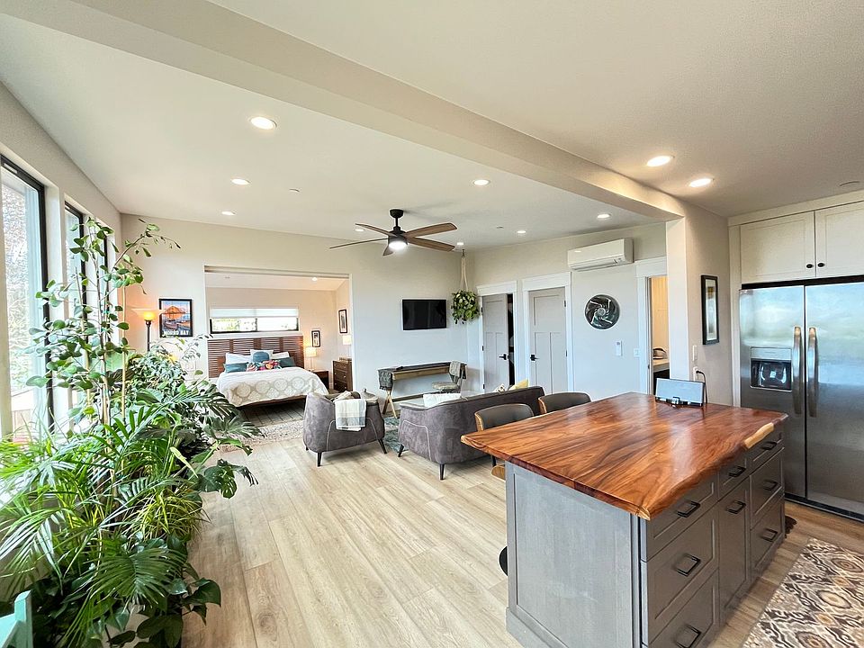 1st image of 515 Bernardo Ave Back A