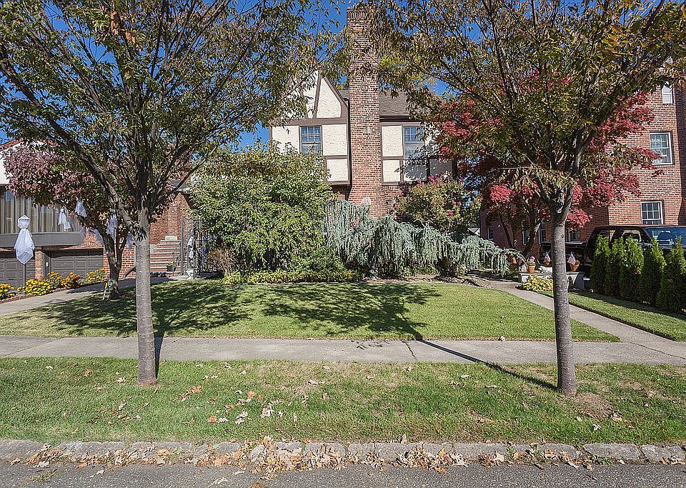 1st image of 16223 14th Ave
