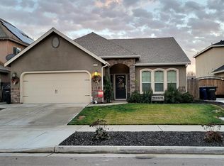 2043 W Humboldt Dr, Hanford, CA 93230
