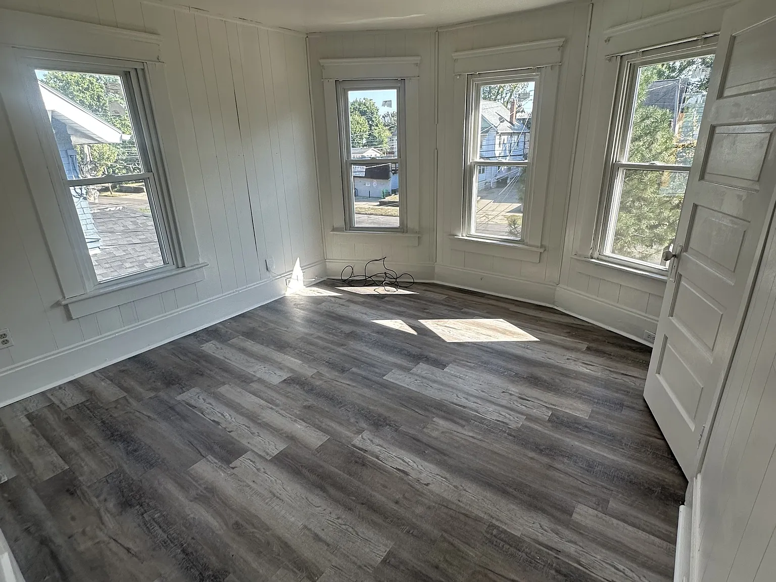 841 East Buchtel Avenue - Upper 5 — Photo 3