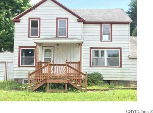 31 Frederick St, Constantia, NY 13044