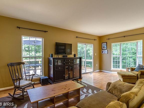 Bright and Sunny Family Room