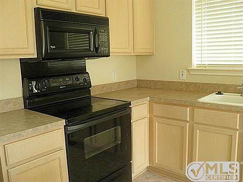 3rd image of 325 Sweetgum Dr