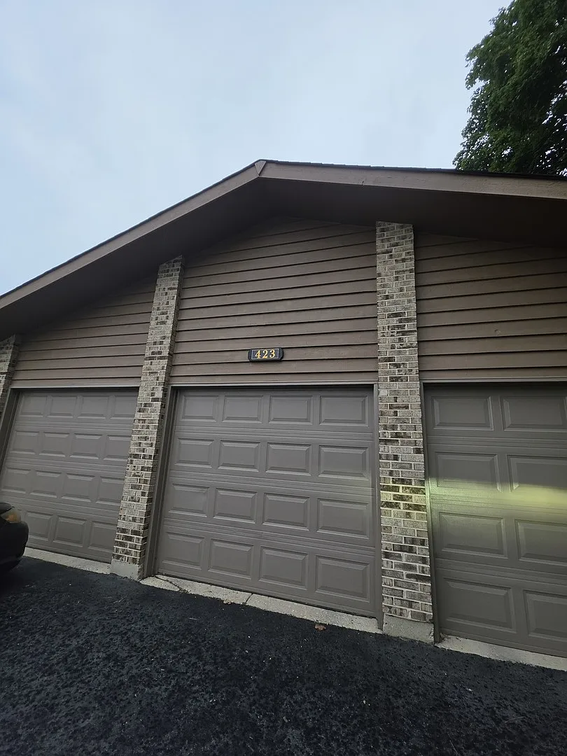 2 bed, 1200 sqft, $2,350 — Photo 2