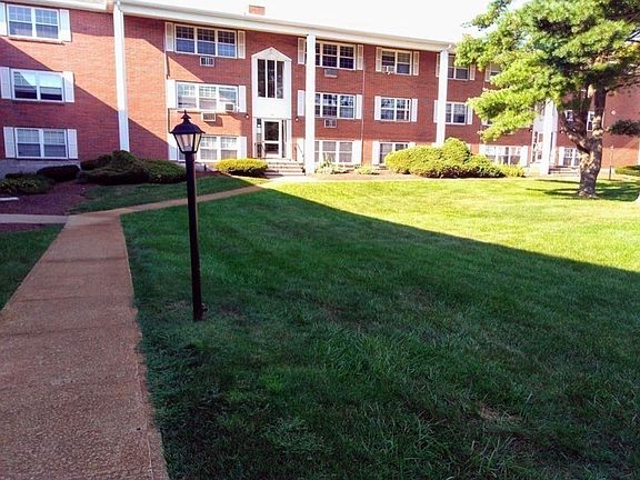 4th image of 10 Tara Dr Unit 11