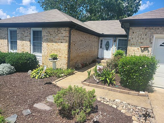 2nd image of 908 Storm Lake Dr
