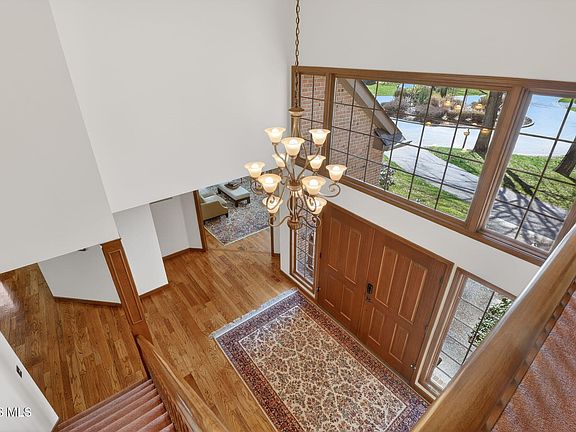 4th image of 4819 Whitebirch Ct