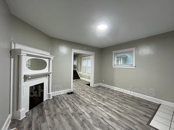 5th image of 2632 S East St