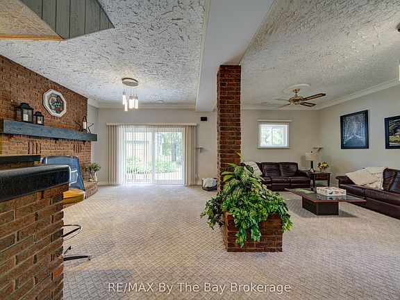 5th image of 93 Frederick Dr #S/s