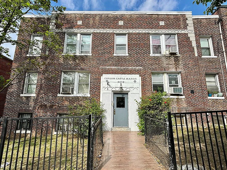 2 bed, 850 sqft, $1,800 — Photo 1